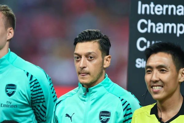 Kallang-Singapur - 28 Temmuz 2018: Mesut Ozil Player Arsenal icc2018 paris saint-Alman Ulusal Stadyumu'nda, Singapur karşı arsenal arasında sırasında eylem