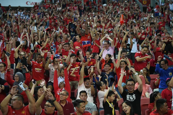 Kallang-singapore-20jul2019: Fãs não identificados da unidade de manchester — Fotografia de Stock