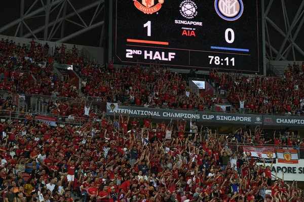 Kallang-Singapore-20jul2019: ongeïdentificeerde fans van Manchester unit — Stockfoto