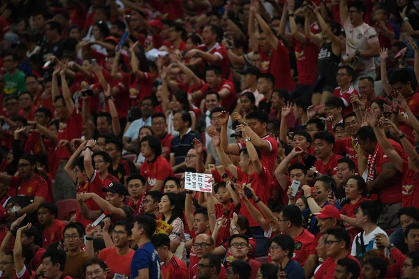 Kallang-singapore-20jul2019: Fãs não identificados da unidade de manchester — Fotografia de Stock