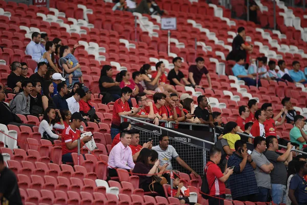 Каллуанг-Сінгапур-19юля 2019: невідомий шанувальник Манчестер Юнайтед — стокове фото
