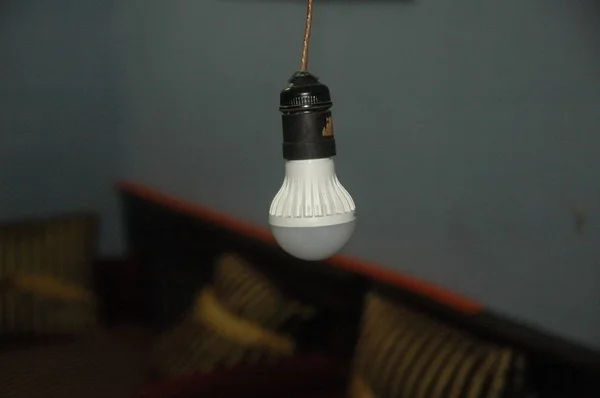Dettaglio ravvicinato lampada sfocatura sfondo — Foto Stock