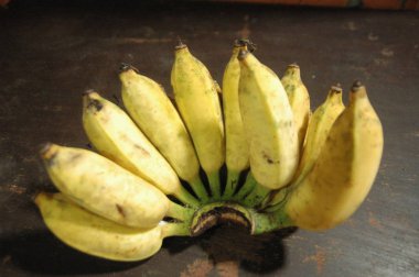 muz sarı renk meyve-sağlıklı gıda-doğa