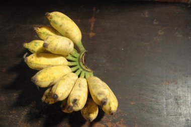 muz sarı renk meyve-sağlıklı gıda-doğa