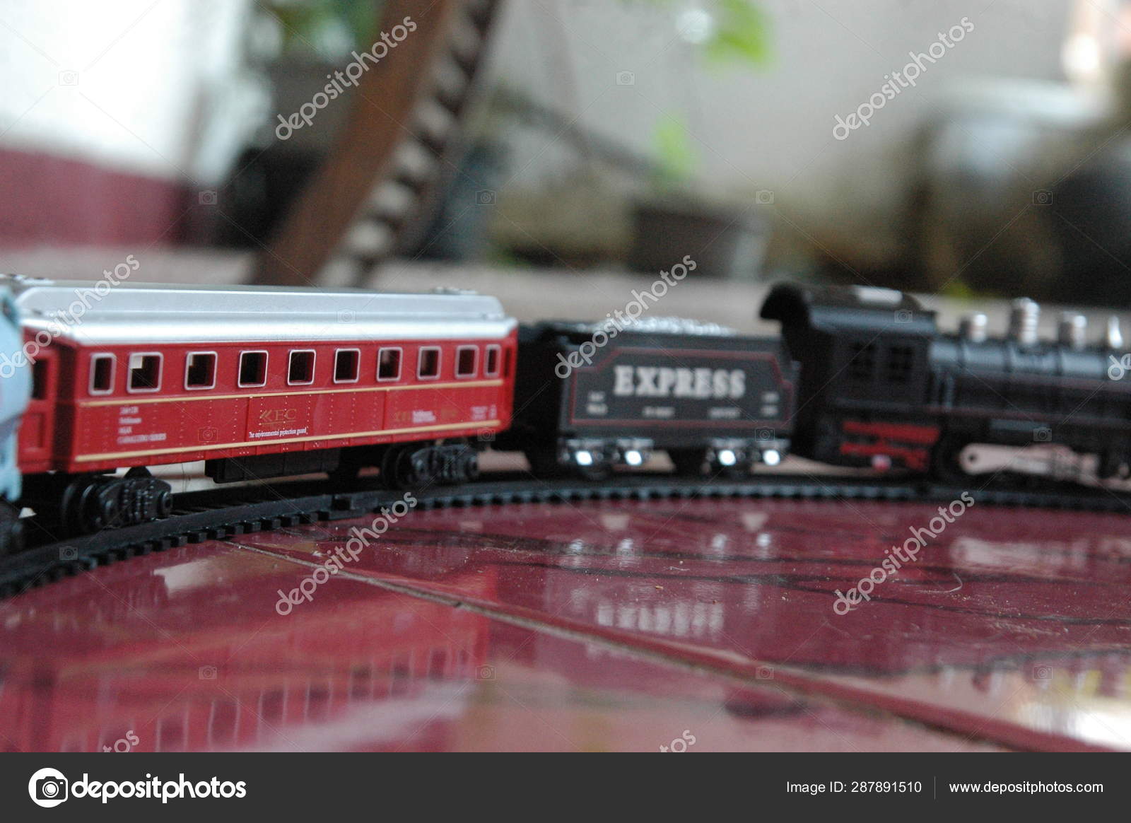 rail king toy train