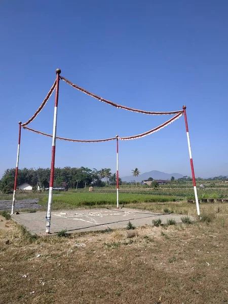 Bela natureza manhã vista céu azul — Fotografia de Stock