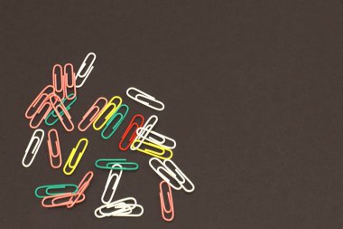 Siyah Kağıt arka plan üzerinde ofis, banka donatımı