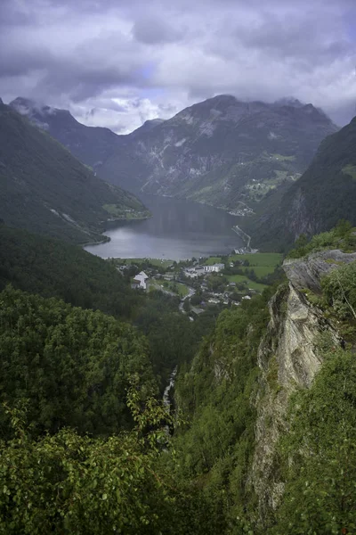 Norvège 2018 Foggy Août Avec Nuages Arc Ciel Cascades Fjords — Photo