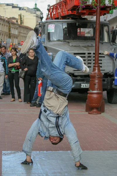 Rusya, Moskova, Arbat Sokağı. 08/01/2008. Arbat Rus gençlik eğlence.