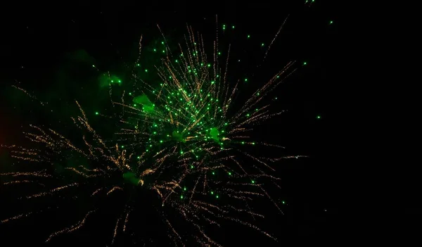 Vuurwerk Lichten Nachtelijke Hemel — Stockfoto