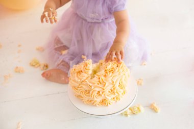 Kız için pasta partisi.