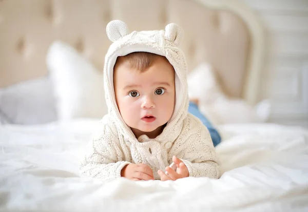 Bambino Ragazzo Cappello Orso — Foto Stock