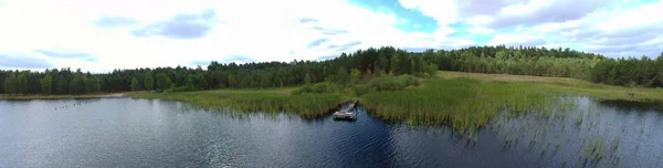 Panorama Flygfoto Mud Lake Med Skog Reed Och Blå Moln — Stockfoto