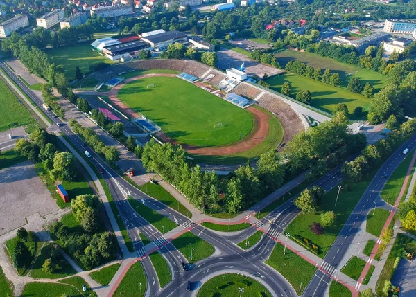 Вид Повітря Міський Футбольний Стадіон Трансом Дорогою Будівлями — стокове фото