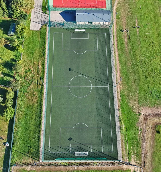 Şehir Futbol Stadı Yeşil Oyun Alanı Gates Ile Havadan Görünümü — Stok fotoğraf