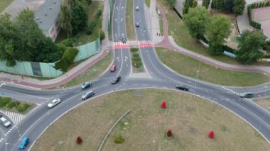 Koszalin, Polonya - 20 Temmuz 2018 - havadan görüntüleri Solidarnosci dolambaçlı City Koszalin
