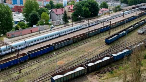 Koszalin Pologne Juillet 2018 Images Aériennes Train Voyageurs Partant Gare — Video