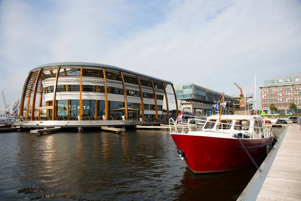 Amsterdam Nizozemsko Září 2017 Holandský Motorový Člun Kotví Amsterdamu Marina — Stock fotografie