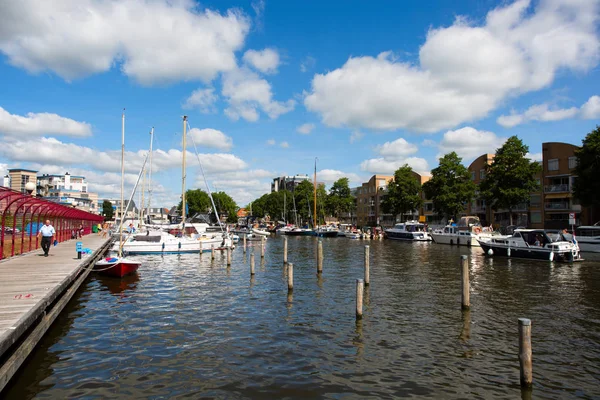 Sneek Friesland Nederland Augustus 2018 Schepen Zijn Verankerd Sneek Marina — Stockfoto