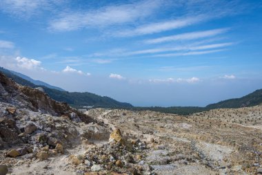 Papandayan Dağı'nın güzel manzarası. Papandayan Dağı Garut üzerinde yürüyüş için favori yerden biridir.