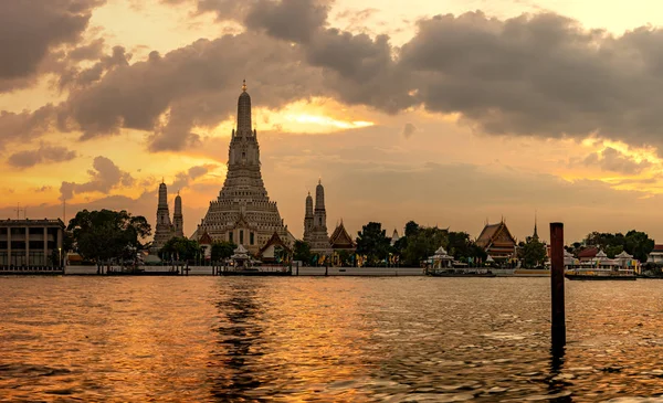 Templo Wat Arun Hora Del Crepúsculo Bangkok Tailandia —  Fotos de Stock