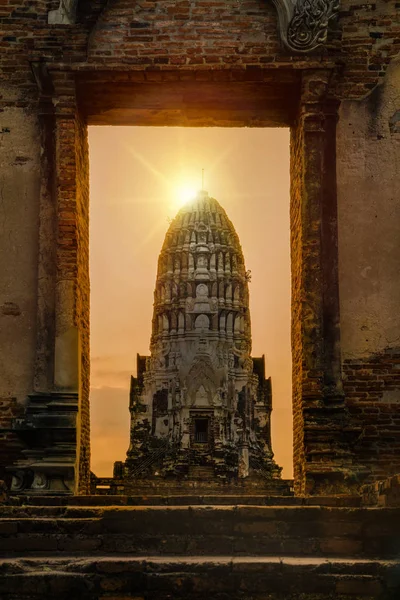 Vista Del Atardecer Con Antigua Pagoda Parque Histórico Ayutthaya Ayutthaya —  Fotos de Stock