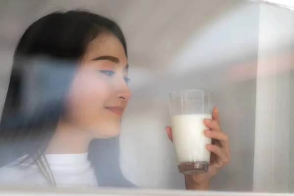 Young Beauty Asian Woman Drink Milk Smile — Stock Photo, Image