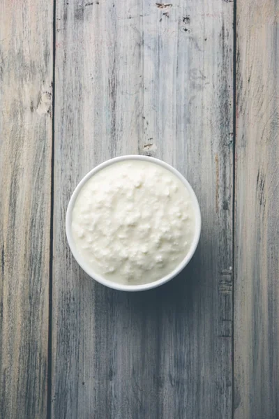 Quark Oder Joghurt Oder Dahi Hindi Serviert Einer Schüssel Vor — Stockfoto