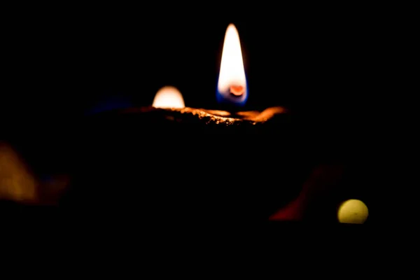 Diwali Diya Éclairage Dans Nuit Avec Des Cadeaux Des Fleurs — Photo