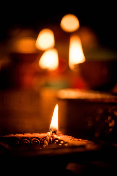 Diwali Diya Oder Beleuchtung Der Nacht Mit Geschenken Blumen Vor — Stockfoto