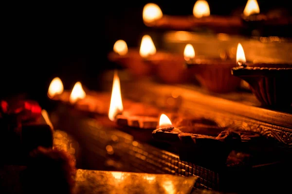 Diwali Diya Iluminação Noite Com Presentes Flores Sobre Fundo Mal — Fotografia de Stock