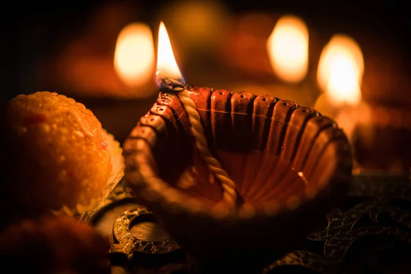 Diwali Diya Eller Belysning Natt Med Presenter Blommor Över Lynnig — Stockfoto