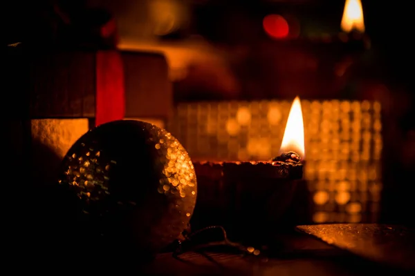 Diwali Diya Illuminazione Notte Con Regali Fiori Sfondo Lunatico Focus — Foto Stock
