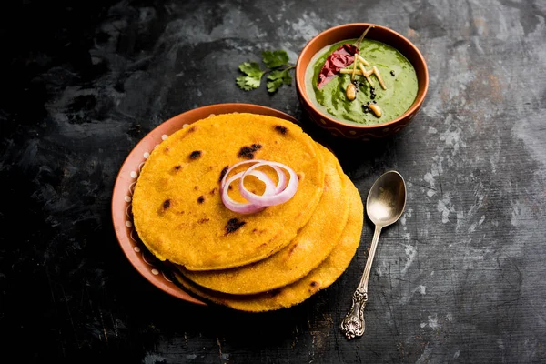 Makki Roti Sarson Saag Mısır Ekmek Hardal Yaprakları Köri Kullanılarak — Stok fotoğraf