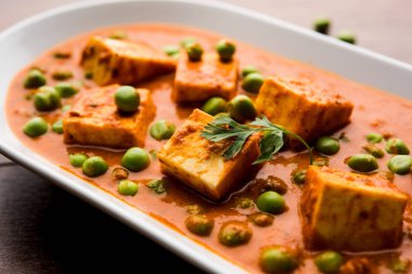 Yeşil bezelye veya matar paneer curry tarifi, servis bir kase içinde. seçici odak