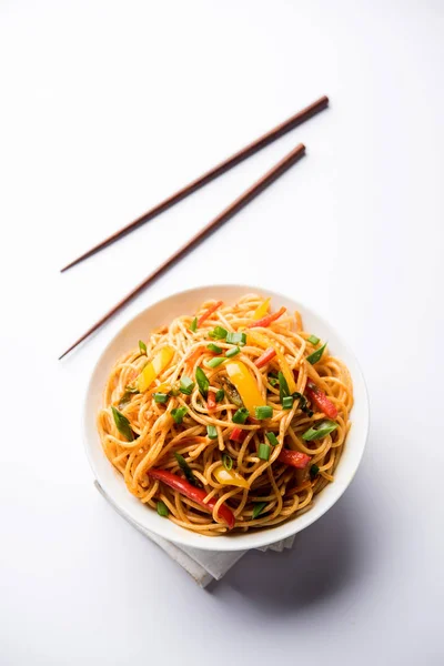 Schezwan Χυλοπίτες Λαχανικών Hakka Noodles Chow Mein Είναι Ένα Δημοφιλές — Φωτογραφία Αρχείου