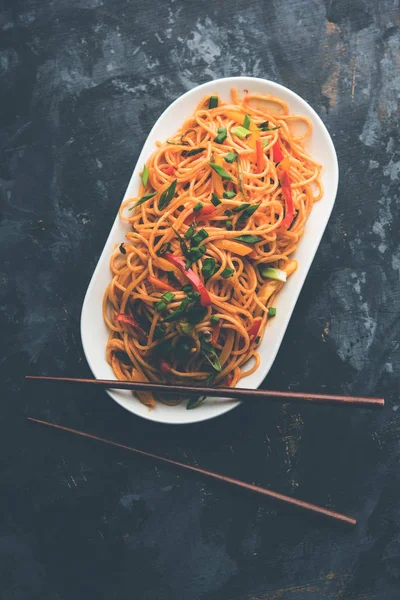 Schezwan Χυλοπίτες Λαχανικών Hakka Noodles Chow Mein Είναι Ένα Δημοφιλές — Φωτογραφία Αρχείου