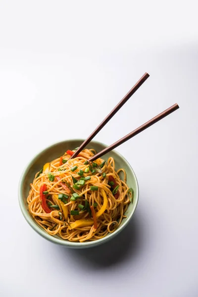 Schezwan Tészta Vagy Növényi Hakka Tésztával Vagy Chow Mein Egy — Stock Fotó