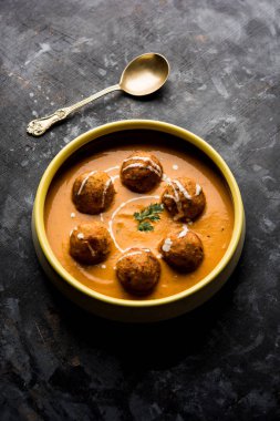Malai köfte köri özel tarifi bir kasede servis bir Mughlai var. Seçici odak