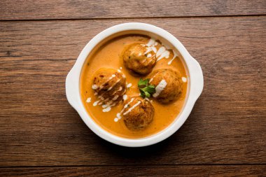 Malai köfte köri özel tarifi bir kasede servis bir Mughlai var. Seçici odak