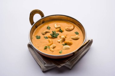 Malai köfte köri özel tarifi bir kasede servis bir Mughlai var. Seçici odak