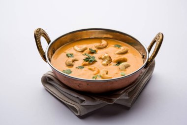 Malai köfte köri özel tarifi bir kasede servis bir Mughlai var. Seçici odak