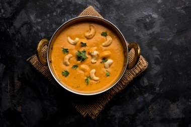 Malai köfte köri özel tarifi bir kasede servis bir Mughlai var. Seçici odak