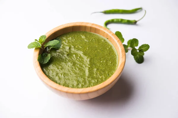 Chutney Hortelã Verde Saudável Feito Com Coentro Pudina Especiarias Fundo — Fotografia de Stock