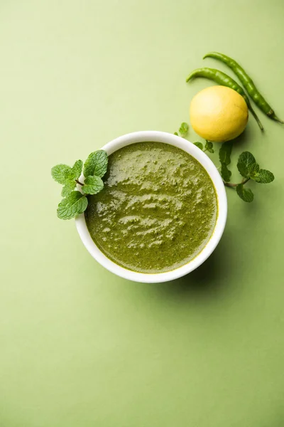 Chutney Hortelã Verde Saudável Feito Com Coentro Pudina Especiarias Fundo — Fotografia de Stock