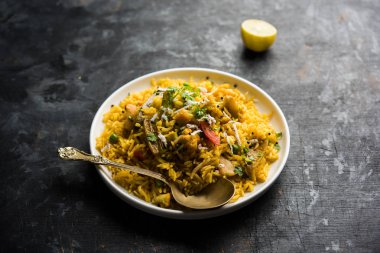 Masala pirinç veya masale bhat - baharatlı sebze kızarmış pilav / biryani veya Pulav genellikle sırasında yapılan düğün durumlarda maharashtra, Hindistan