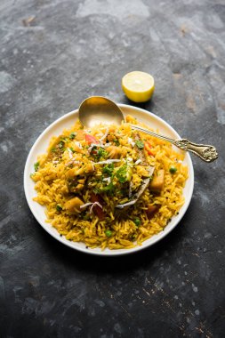 Masala pirinç veya masale bhat - baharatlı sebze kızarmış pilav / biryani veya Pulav genellikle sırasında yapılan düğün durumlarda maharashtra, Hindistan