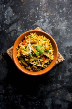Masala pirinç veya masale bhat - baharatlı sebze kızarmış pilav / biryani veya Pulav genellikle sırasında yapılan düğün durumlarda maharashtra, Hindistan