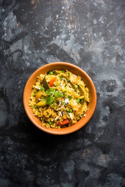 Masala pirinç veya masale bhat - baharatlı sebze kızarmış pilav / biryani veya Pulav genellikle sırasında yapılan düğün durumlarda maharashtra, Hindistan