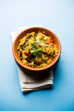 Masala pirinç veya masale bhat - baharatlı sebze kızarmış pilav / biryani veya Pulav genellikle sırasında yapılan düğün durumlarda maharashtra, Hindistan